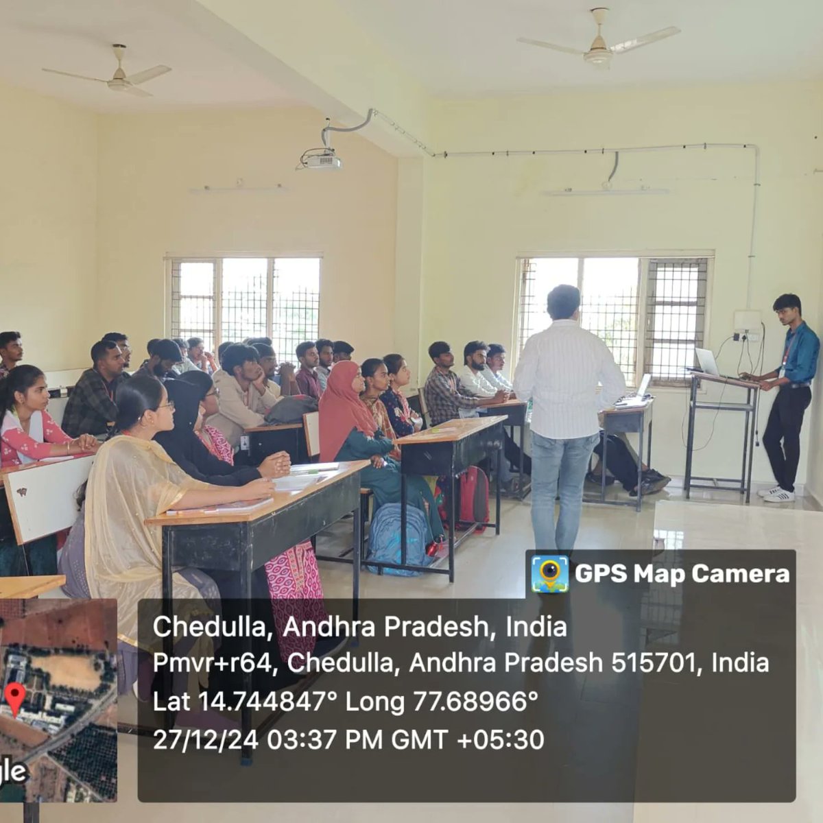 sritatp's tweet image. Gaining industry insights! Our Civil Engineering students met Er. Pothuri Sreenivasulu, Senior Manager-Subsea Engineering at McDermott International, and explored the world of offshore structures #OffshoreStructures #CivilEngineering #IndustryExpert