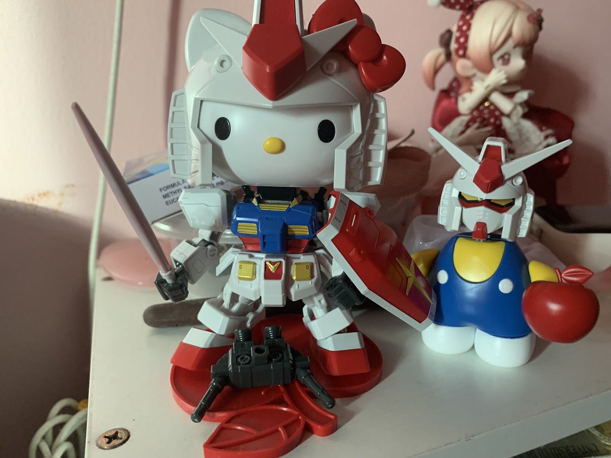 LadyNiksTV's tweet photo. Signs of life update: apparently I’m into gundam/model kits now 💖 https://t.co/SAK2Jv6sdz