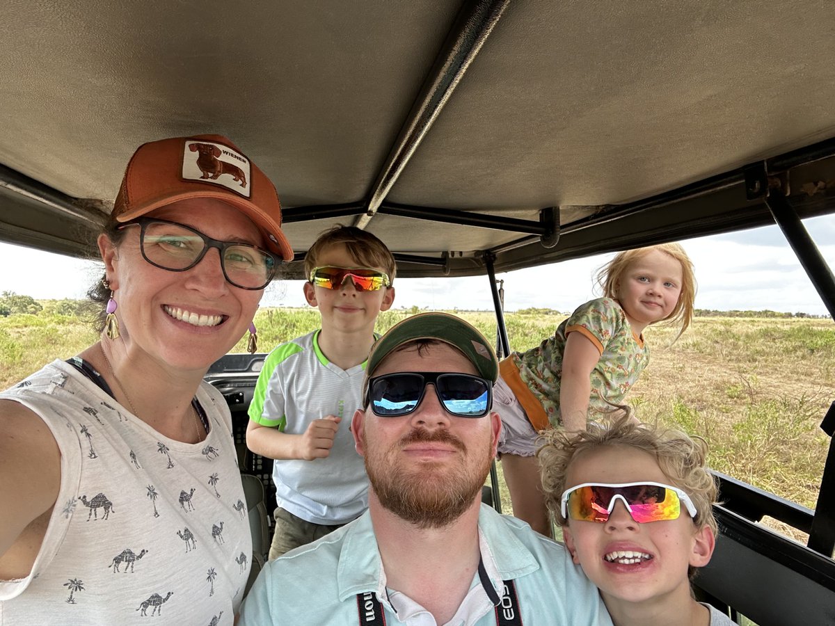 Llanthony Priory tweet media