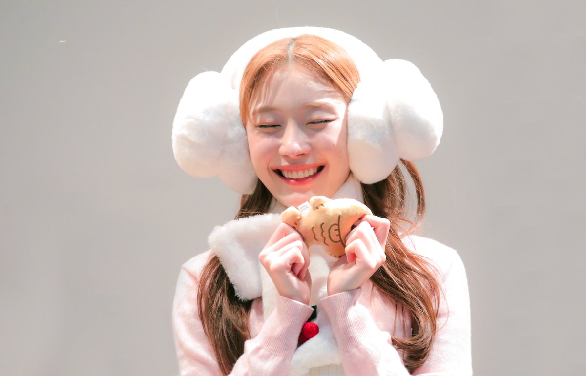 mymoonboo's tweet photo. 231228 
#채솔 #CHAESOL #시그니처 #cignature https://t.co/pwIaUvqHwg