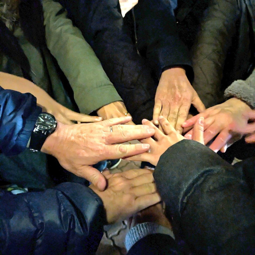 nuts_project's tweet photo. ナッツ忘年会でした!!!(事後報告)
幹事がポンコツでギリまでお店決まらなくて焦ったけど、めっちゃ美味しかった!お腹いっぱい!
MVPは舞監の「梅酒のロックお湯割りで!」と、代表の「へそのゴマ煎じて飲ませろ!」です。
……大丈夫かな(꒪꒫꒪ )
#ナッツプロジェクト
#nutsproject https://t.co/Z0dU5WDGKC