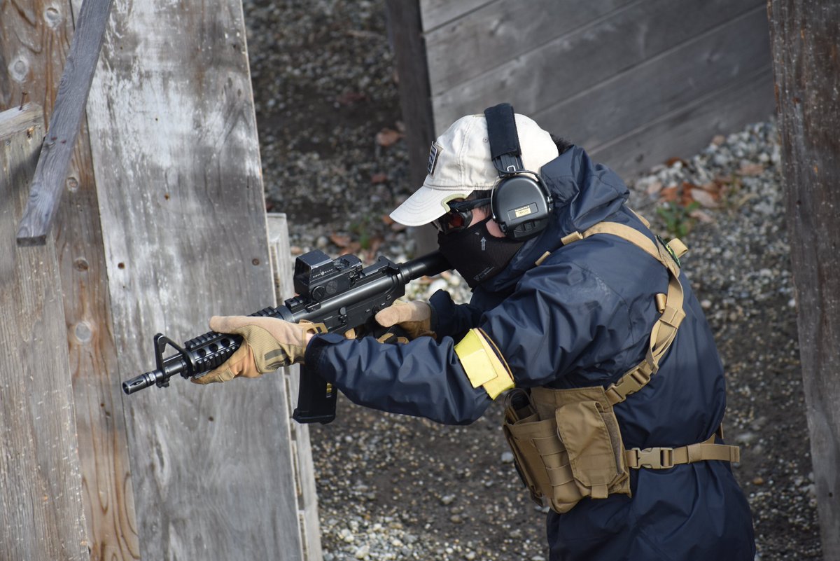 sigumerar's tweet photo. (多分)今年初サバゲ
エアコキM4、精度最高やのに射手のせいで初弾外してばっかり
でも楽しかった〜 https://t.co/pDXsAeNivg