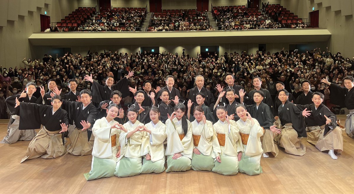 今年も沢山の経験と出会いに感謝‼️
写真は12/22「弧の会日本舞踊公演」〜ジュニア育成プロジェクトvol.3〜in浅草公会堂🪭
年末にも関わらず、沢山のご来場ご支援誠にありがとうございました‼️