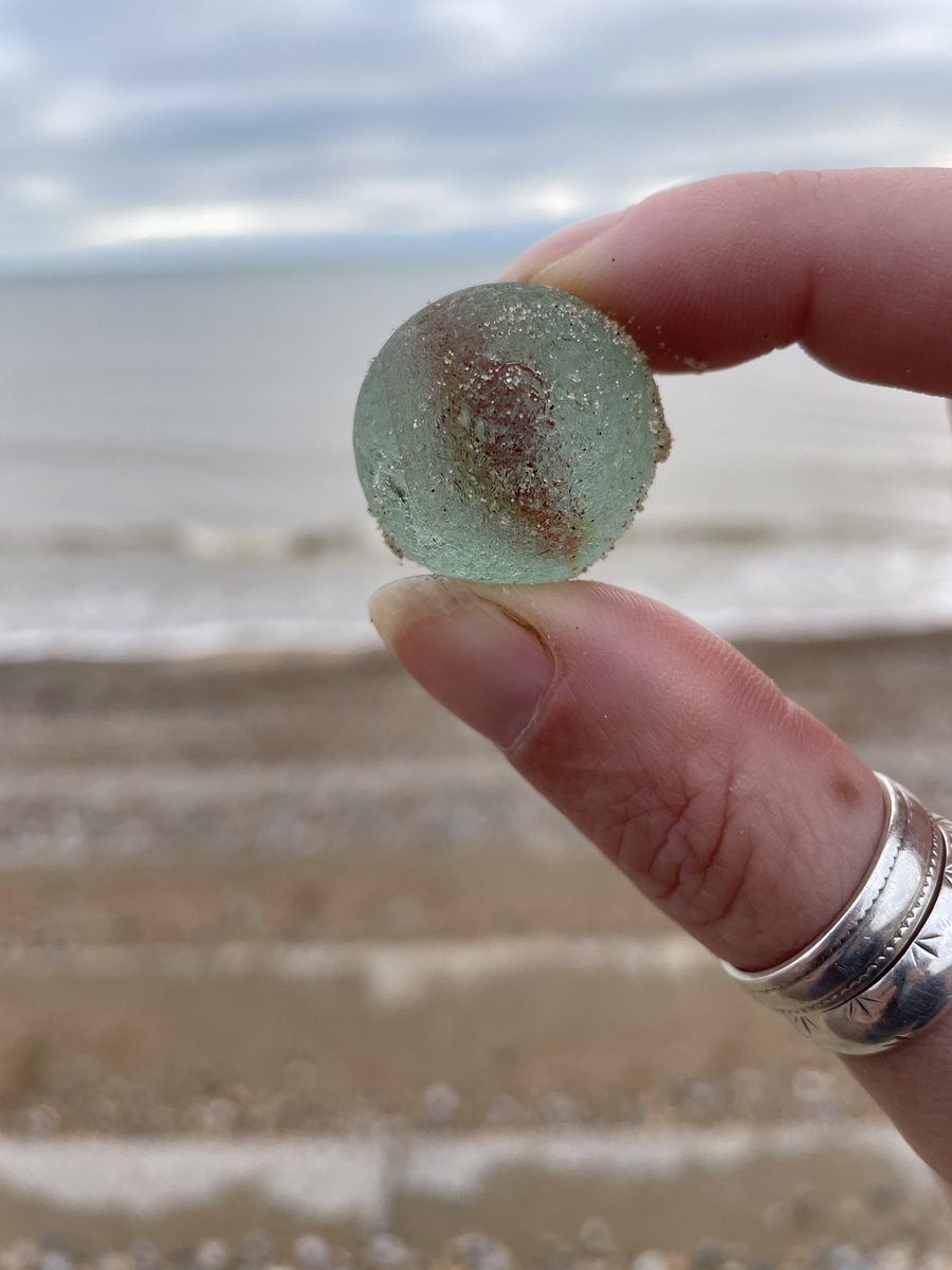 Clairie21's tweet image. High tide for our beach clean but found a marble. Lots of chocolate wrappers today  #seaglass #marble #hightide #beachclean #litterpick #monday