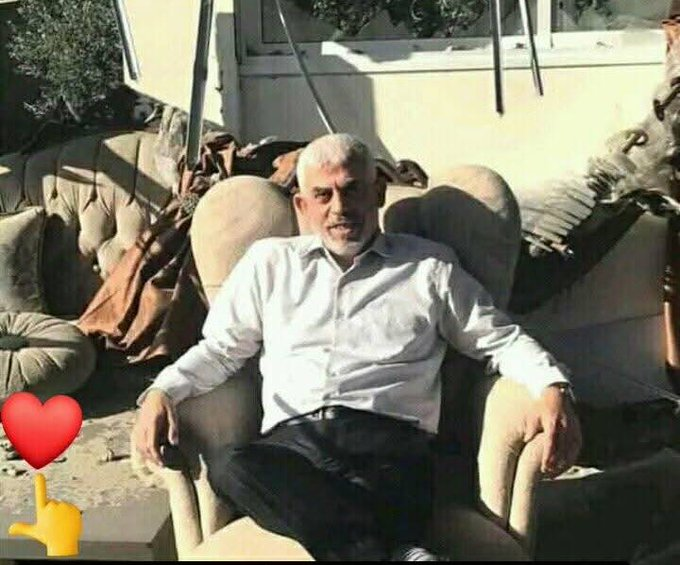 شخصية العام 2024م والذي قلب المعادلة والموازين في المنطقة هو الشهيد يحيى السنوار ..

هل تؤيد ذلك؟