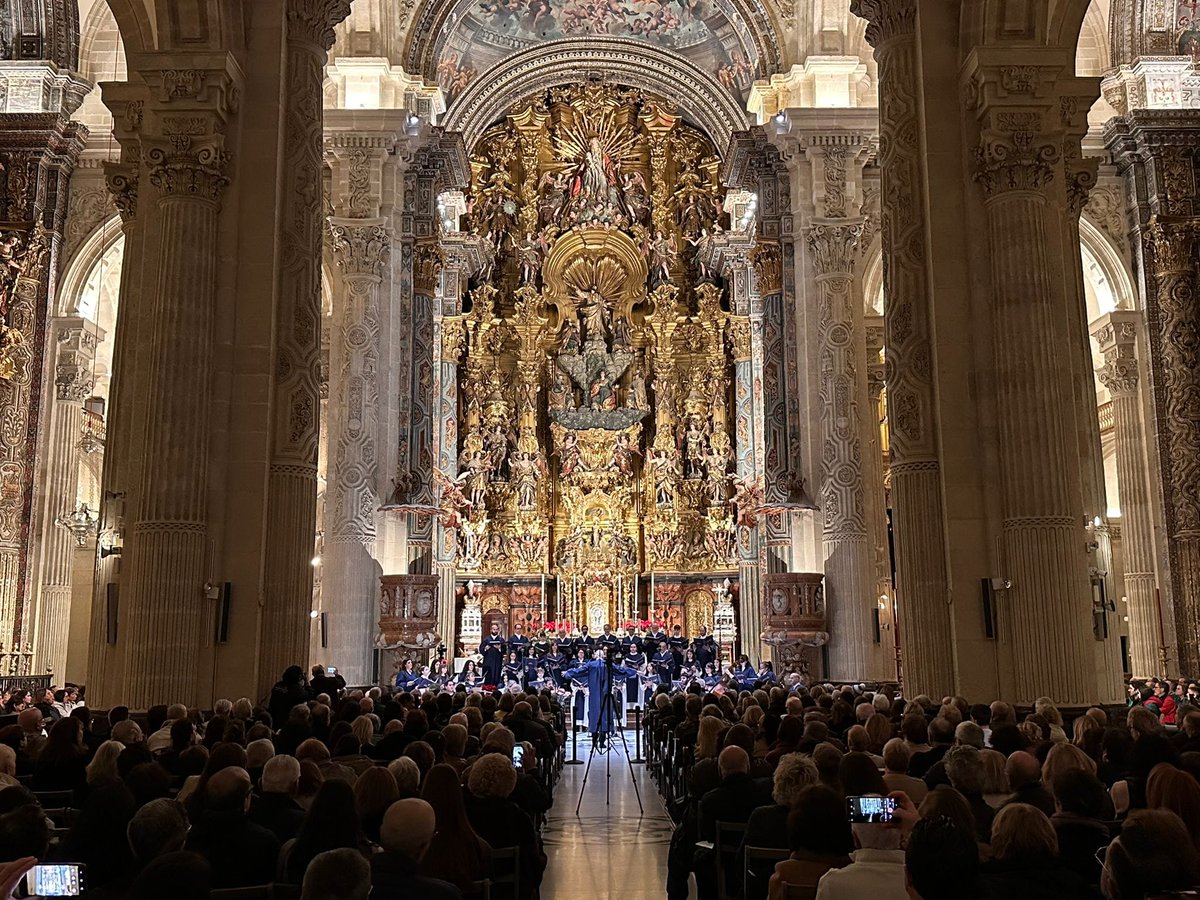 Escolanía Domus Carmina tweet media