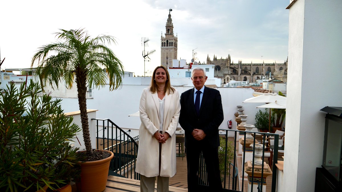 El <a href="/Ayto_Sevilla/">Ayuntamiento de Sevilla</a> y la Asociación de Hoteles de Sevilla se unen para elevar la #calidadturística de la ciudad, una colaboración público-privada para fortalecer uno de los sectores clave de la ciudad como son los hoteles 
#hotelesdesevilla #sevillahoy #sevilla2025