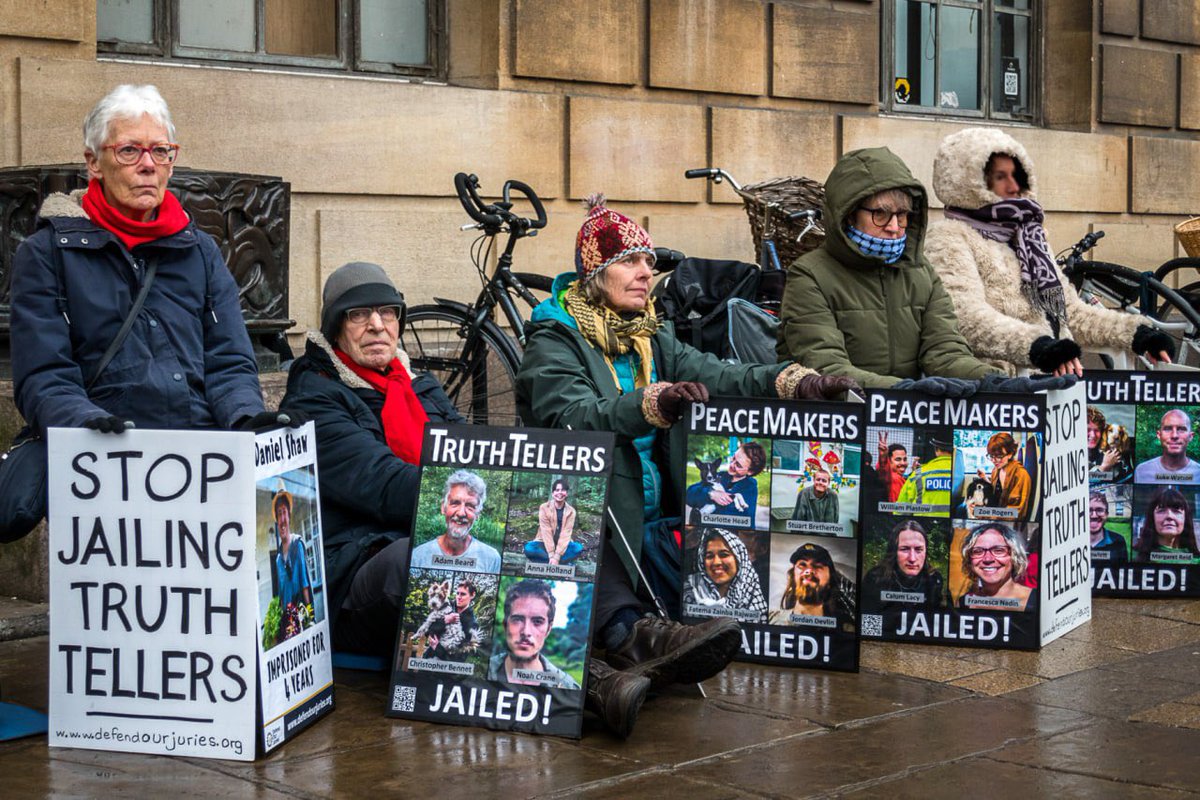 DefendOurJuries's tweet photo. PEACEMAKERS JAILED

Good people from Cambridge visited The Guildhall to ask @DanielZeichner for his support in the appeal of political prisoner, Louise Lancaster.

Lou was imprisoned in 2024 for peaceful protest and is part of #TheJust17 who were sentenced to a combined 41years. https://t.co/rtiwC0n2jT