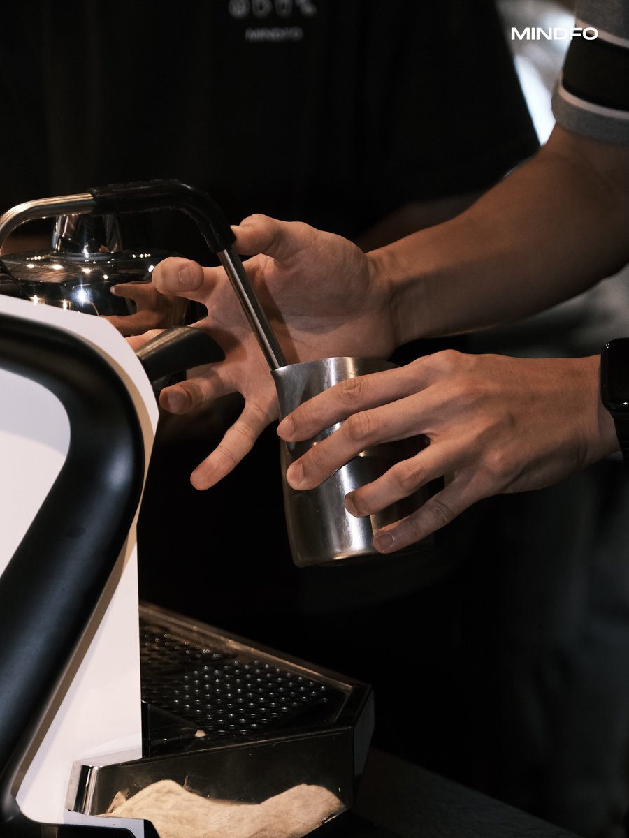 The star of your bar has arrived. 

📸 MINDFO