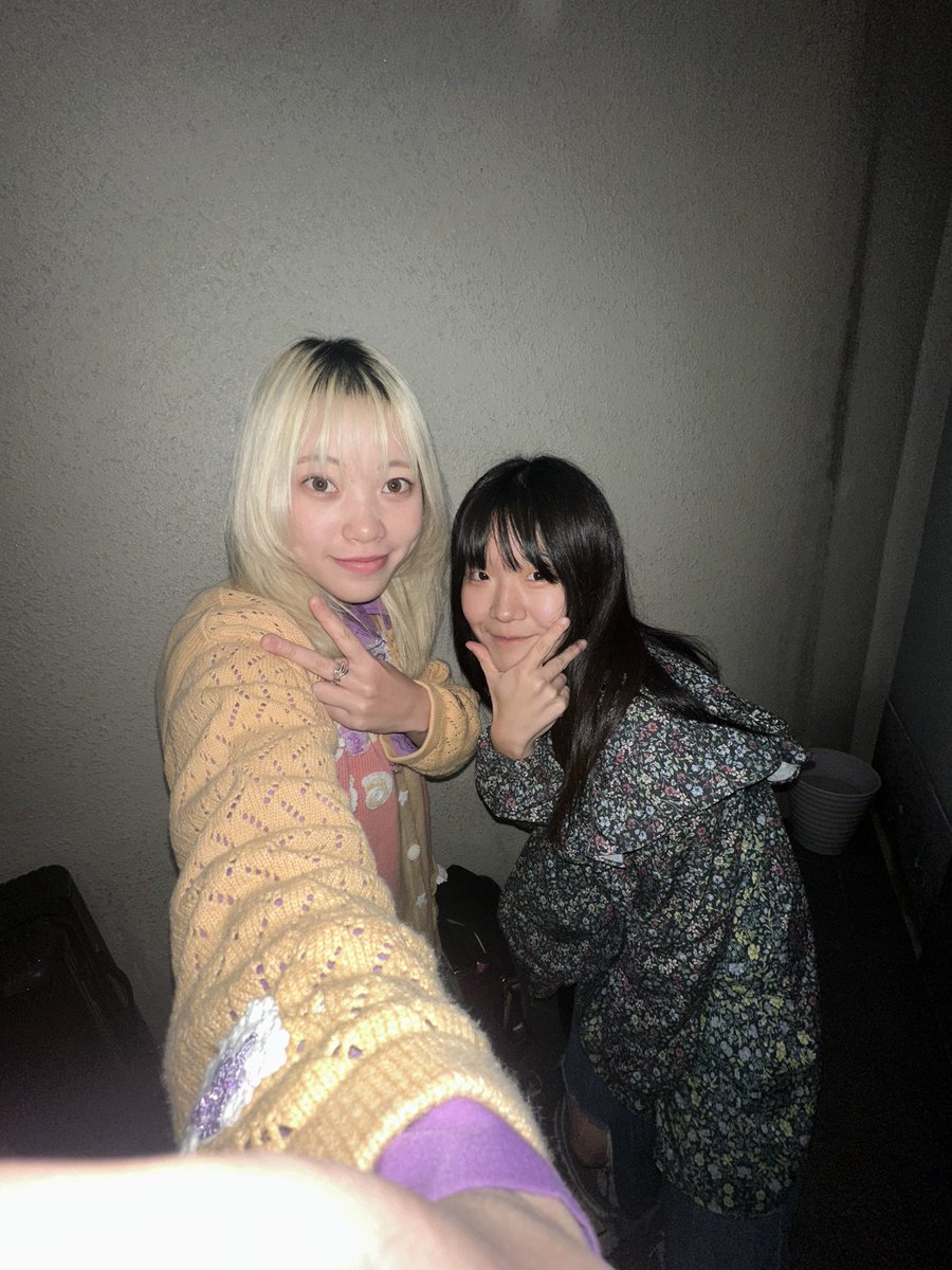 aquachocolate_y's tweet photo. 好きな人たちがたくさん
あまりにも良い日がライブ納めで嬉しい
ドクドクするライブだった❤️‍🔥

2024年、心からありがとうございました🎁
2025年も歌うたいでいたい。

#aquayui https://t.co/N2qHpBYbxR