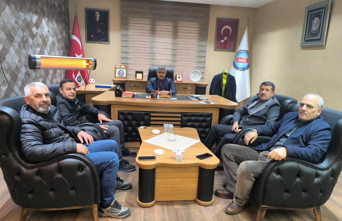 Bir önceki dönem Eyyübiye kurucu ilçe belediye başkanı sayın Mehmet EKİNCİ genel başkanımız sayın Sinan SIR'ı ziyaret ederek sendikal faaliyet ve çalışma hayatıyla ilgili fikir alışverişinde bulundular nazik ziyaretlerinden ötürü kendilerine teşekkür ederiz.
<a href="/MehmetEkinci63/">Mehmet EKİNCİ 🇹🇷</a>