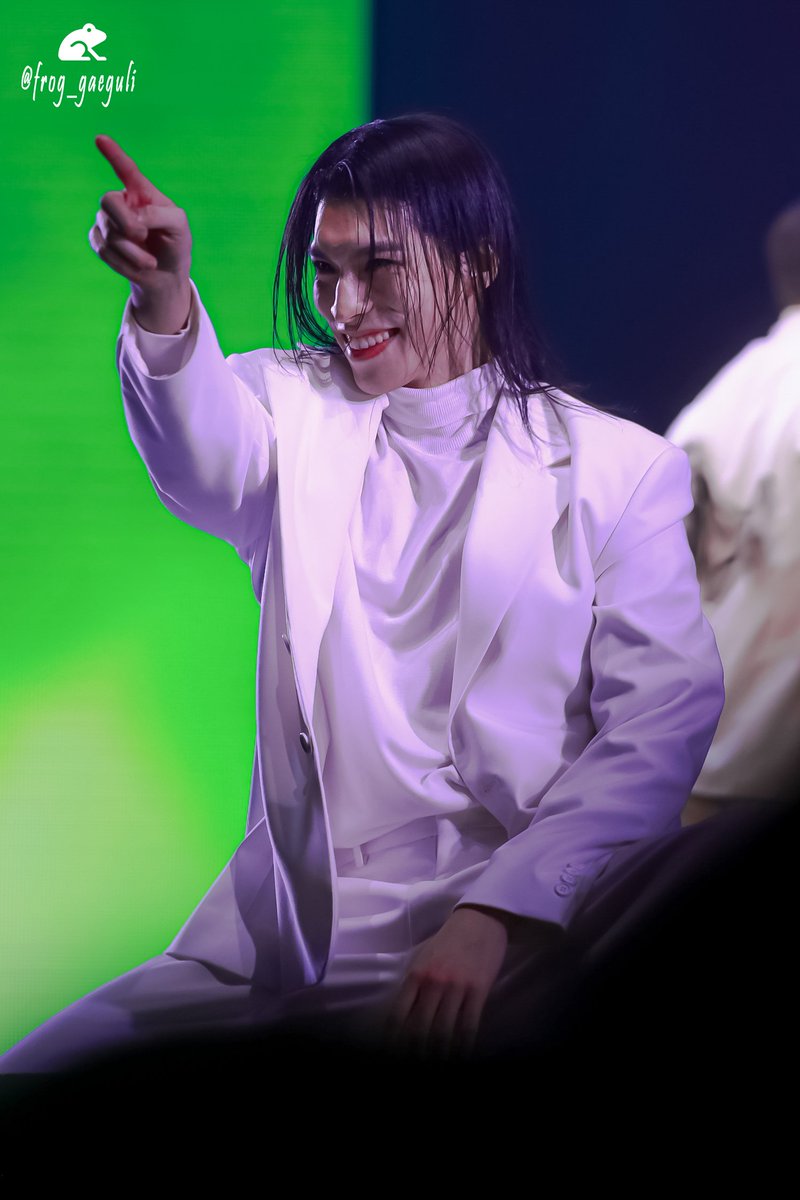 frog_gaeguli's tweet image. 241228 스테파 서울콘 신선놀음 김시원 박준우
한무즈..🥹 넘 어두워서 올릴까말까 고민하다 쿨님 미소에 지기,,