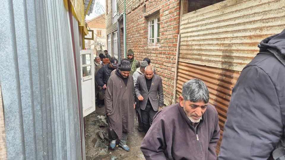 Visited several areas of Dargah Block in the Zadibal constituency, including Mir Behri Dal, and interacted with the locals to listen to their grievances.