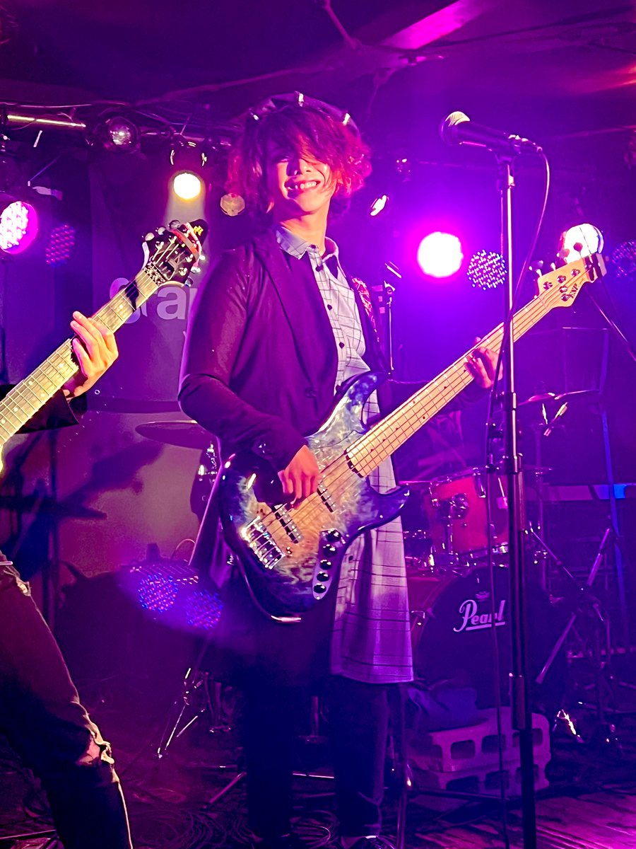 0408ryo1's tweet photo. 今年のライブ観納めは伊那のGLAM HOUSEにてTO DESTINATION様でした✨
何気に初めて行ったが若い子ばかりで緊張した(((( '-' ))))ガタガタ
皆さんめちゃくちゃかっこよかったし👉もやれて良かった笑
とても楽しいライブ納めありがとうございました🤘
#TODESTINATION https://t.co/o767FtiQAt