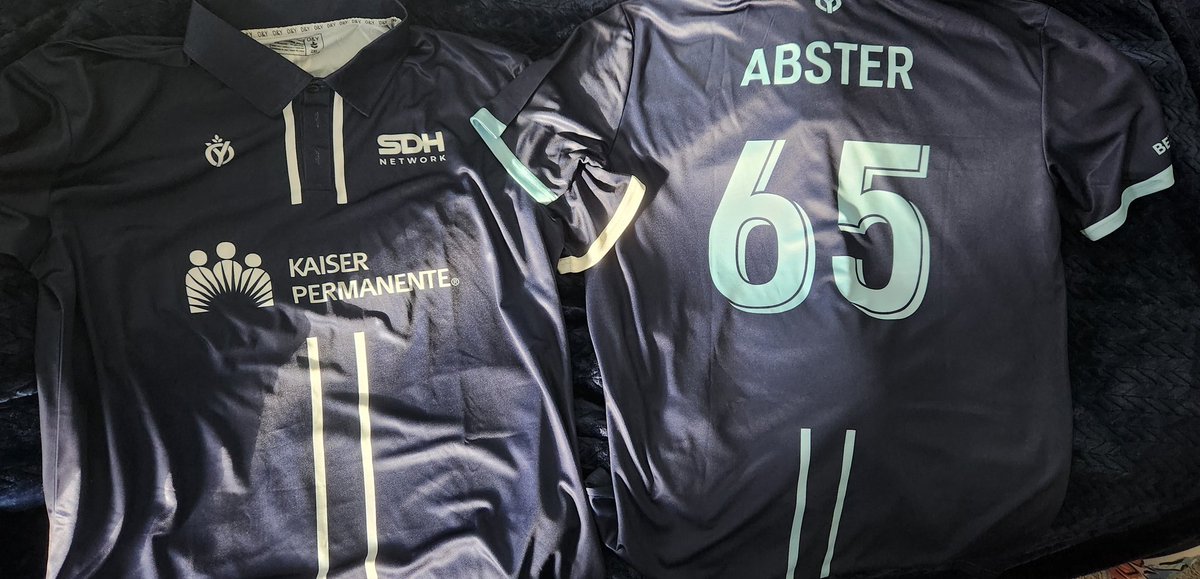 Had a hard time deciding....so I got both...the white and the light blue 🩵
Supporting soccer at grassroots!!!
You can get yours here:
oliveandyork.com/collections/ki…
<a href="/SoccerDownHere/">Soccer Down Here</a> <a href="/thefloodproject/">thefloodproject</a>