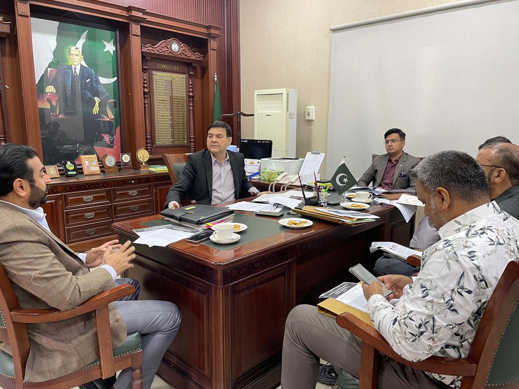 KashifShoroPPP's tweet photo. Had detailed discussion with Commissioner Hyderabad and DC Hyderabad regarding the development plans for Hyderabad District, The main focus was on key areas such as infrastructure improvements, beautification and establishment of state of the art recreational facilities for the public. The aim is to make Hyderabad a better place for everyone.

#HyderabadDevelopment
#UrbanPlanning