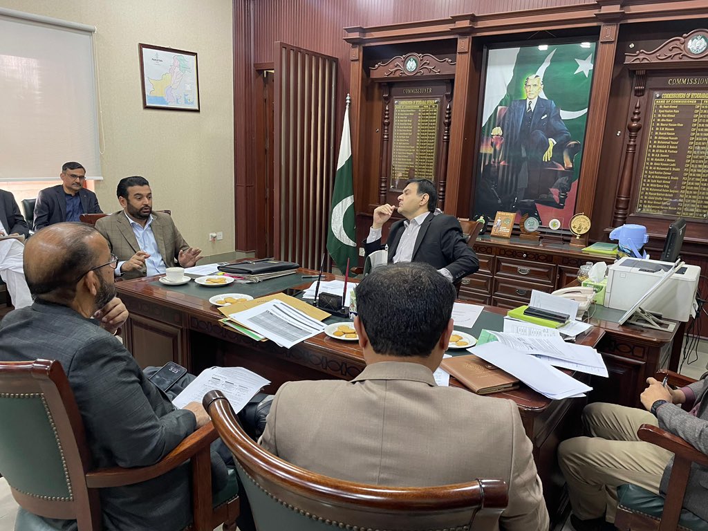 KashifShoroPPP's tweet photo. Had detailed discussion with Commissioner Hyderabad and DC Hyderabad regarding the development plans for Hyderabad District, The main focus was on key areas such as infrastructure improvements, beautification and establishment of state of the art recreational facilities for the public. The aim is to make Hyderabad a better place for everyone.

#HyderabadDevelopment
#UrbanPlanning