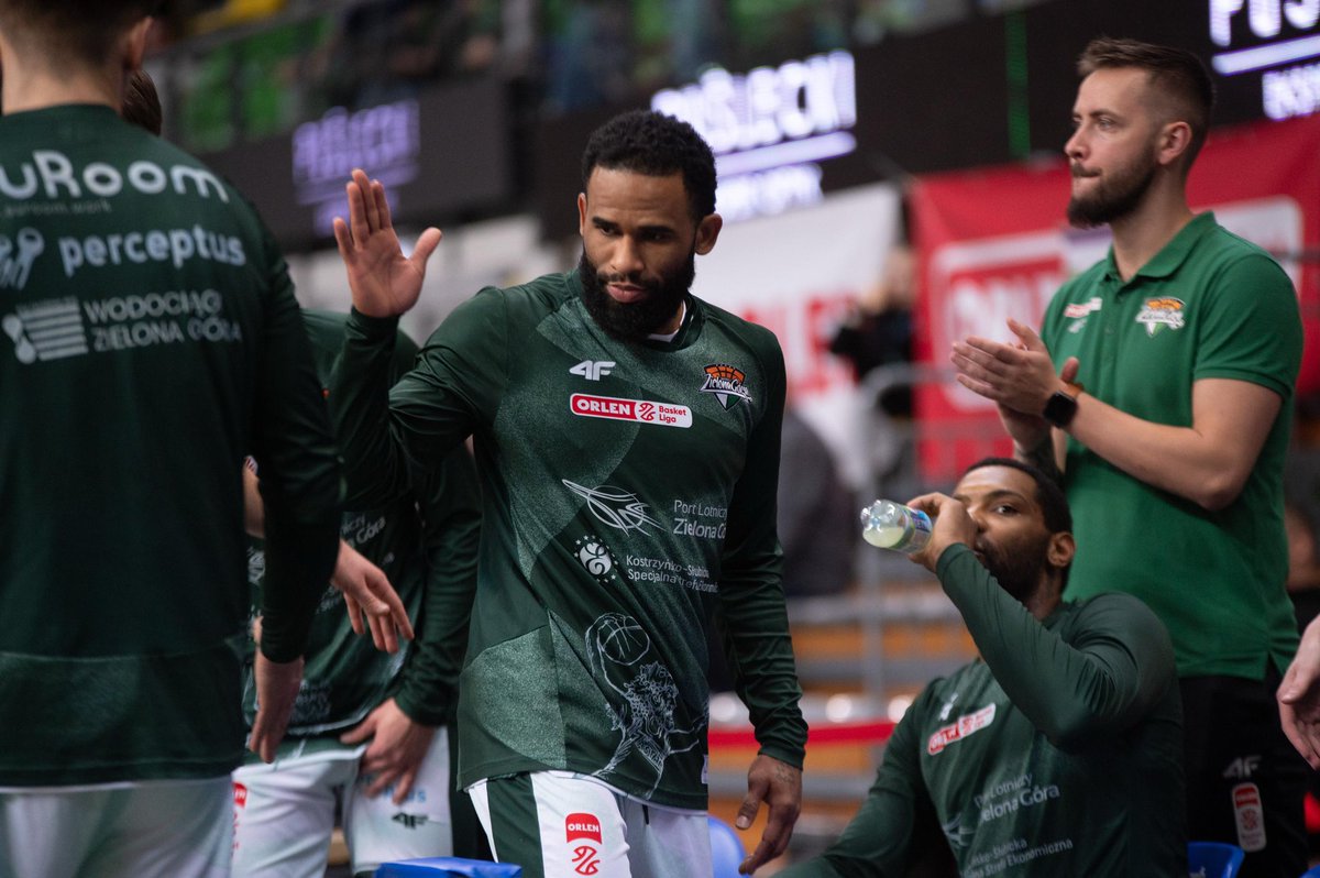 WollHodge's tweet photo. Playing again with Zielona has been a true blessing. Grateful for the journey and ready for more. 🏀 https://t.co/30t9ISBO4O