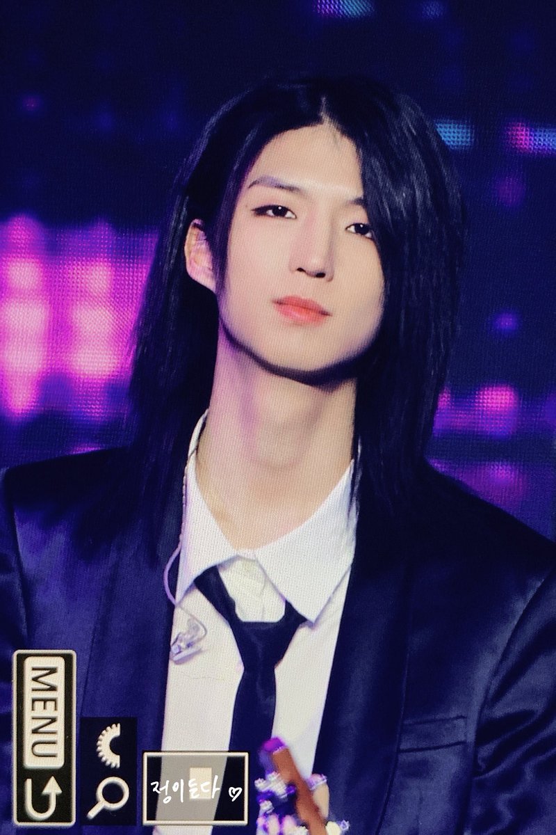 Fallin818's tweet image. 241230 카다판

#XdinaryHeroes #JunHan
#엑스디너리히어로즈 #준한 #한형준