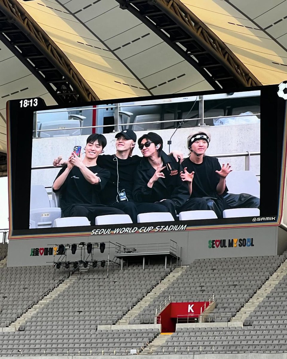 _dinonono_'s tweet photo. 🦊あーあの4人かわいいね

(ほんまにそれ) https://t.co/i1IxVGjcSv