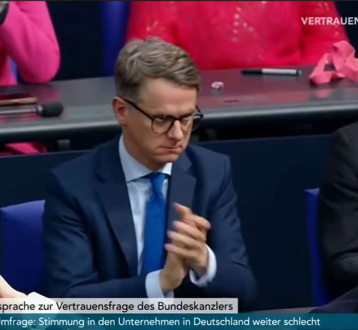 Also ein "Register für psychisch Kranke" hatte ich weder für 2024 noch 25 auf dem Zettel.
Es ist wieder so weit, dass der Generalsekretär einer sog. Volkspartei kranke Menschen stigmatisieren möchte.
Dieser #Linnemann ist so gefährlich, wie er gelegentlich guckt