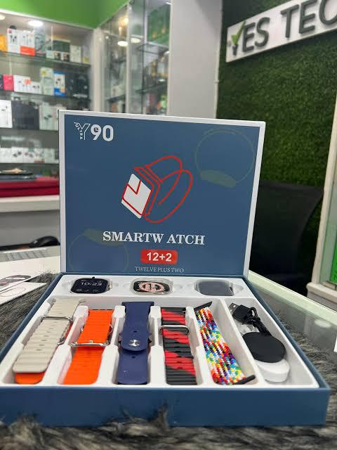Teejay0411's tweet photo. SMART WATCHES AVAILABLE, SEND DM https://t.co/65CNKe3CxC
