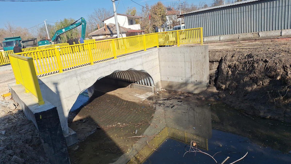 edirne_valiligi's tweet photo. 📍 Lalapaşa/Ömeroba
📍 Havsa/Köseömer
📍 Süloğlu/Keramettin
Köylerimiz köprü yapım çalışmamız tamamlanmıştır.

İlçemize, köyümüze, vatandaşlarımıza hayırlı olsun.⤵️📸 https://t.co/RmUam242FT