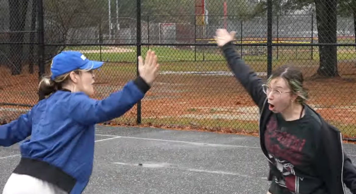 new video where <a href="/bigtittygothegg/">Leah</a> and I shoot hoops 🏀 
youtu.be/WZZ5Qi1FMZk