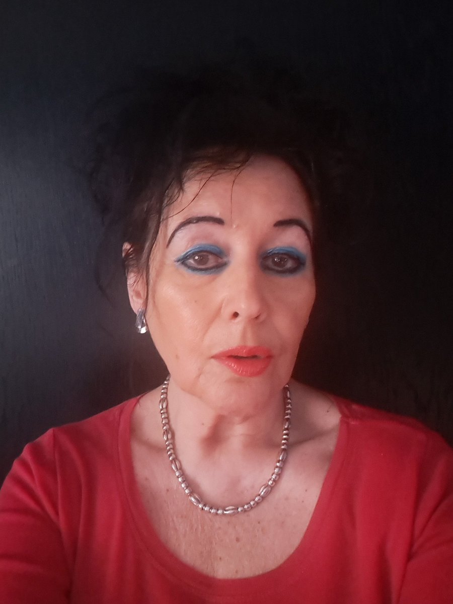 VCabuy's tweet photo. Groceries, no shopping! En dat doe ik in de #outfitoftheday #blue #red #redandblue #jeansHemalastyear #TshirtMS #cardiganOnly #skarfVeritas #all20yo Nice last '24 days 🥰 https://t.co/aZBub5IngU