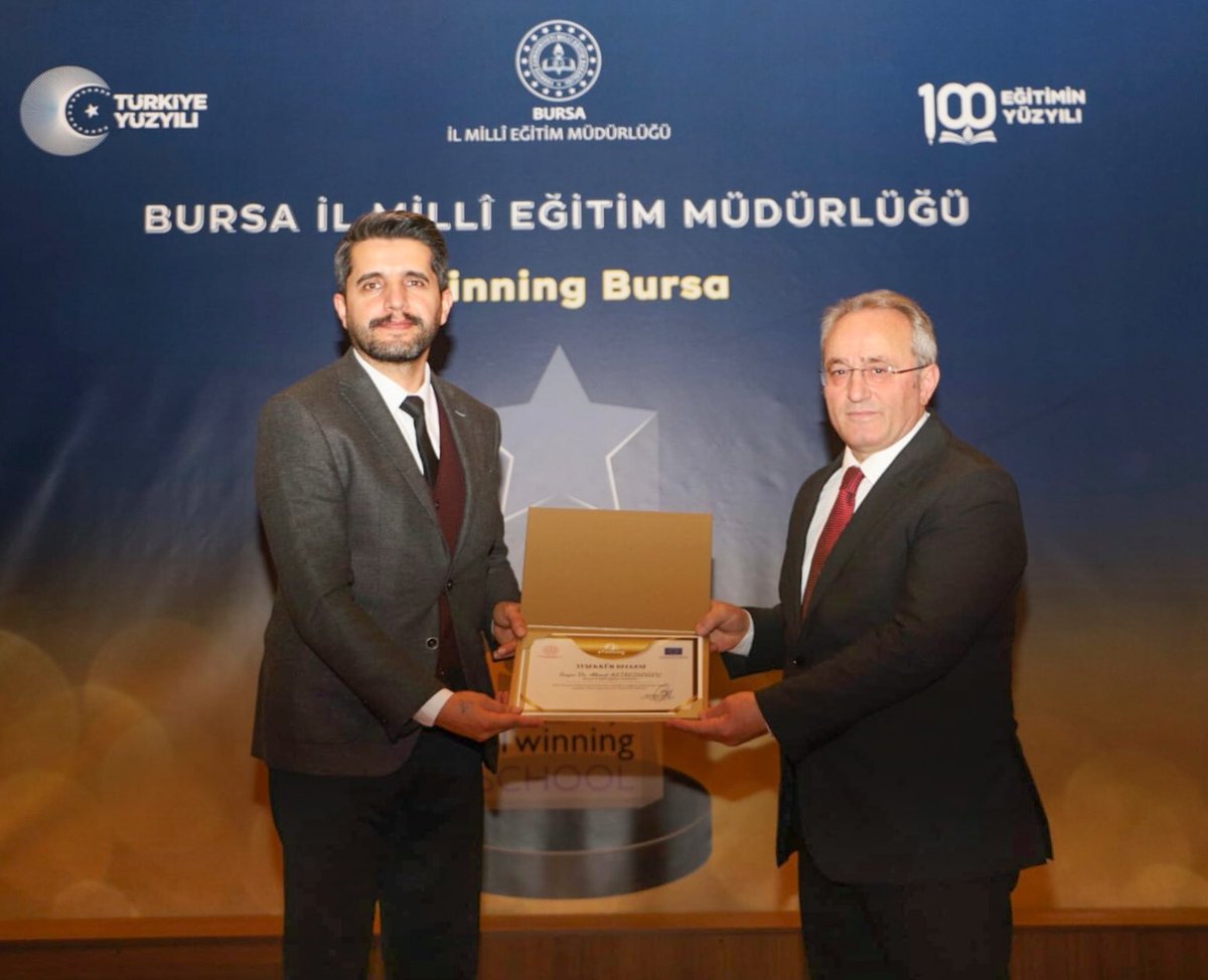 2024 Bursa eTwinning Okul Etiketi Takdim Töreni, İl Millî Eğitim Müdürümüz Dr. Ahmet Alireisoğlu, eTwinning Ulusal Destek Servisi Koordinatörü Ertan Kocabaş, okul/kurum yöneticileri ve öğretmenlerimizin katılımıyla gerçekleştirildi.

<a href="/tcmeb/">Millî Eğitim Bakanlığı</a> <a href="/mebyegitek/">Yenilik ve Eğitim Teknolojileri Genel Müdürlüğü</a> <a href="/tretwinning/">eTwinning Türkiye</a> <a href="/Alireisoglu34/">Dr. Ahmet ALİREİSOĞLU</a>