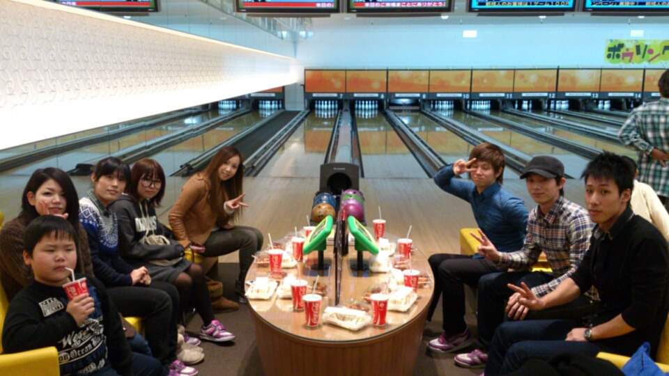 f1_sd's tweet photo. 【過去の想い出】
クルーさんと忘年会🎳 https://t.co/33HtzVsTMK