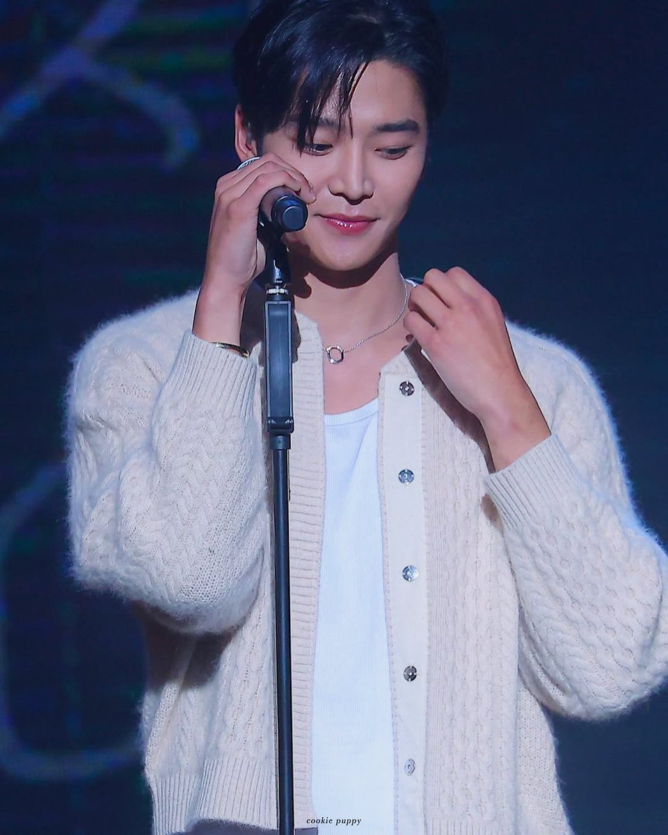huyentrang_t89's tweet photo. Rowoon Seoul Fanmeet- That Year Through the Winter 241230
Source: cookiepuppy0807 on X
#ThatYearThroughTheWinter
#kimrowoon #rowoon #sf9rowoon #kimseokwoo #kimrowoonactor #extraordinaryyou #shewouldneverknow
Support me 😭♥️
Cr : Nguyen Huyen Trang https://t.co/vH67KOVZM3