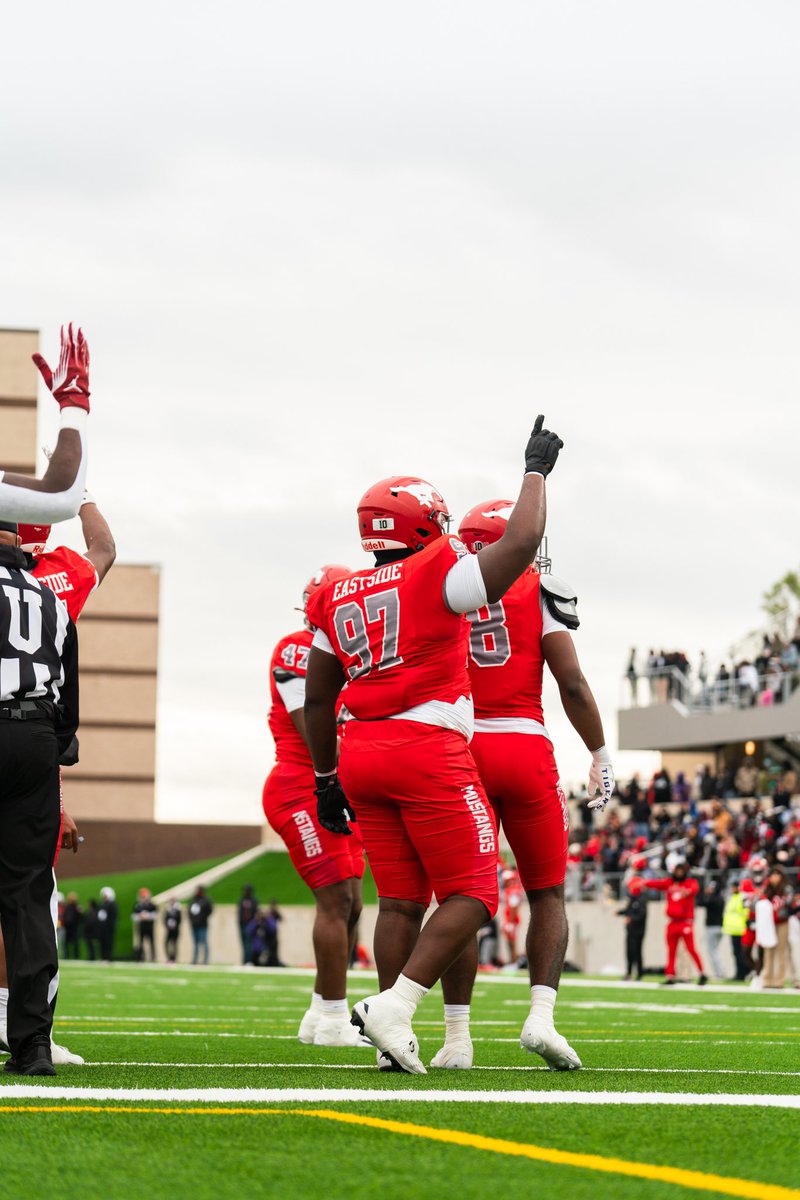XavierWaters_'s tweet image. Junior Season Highlights🩸

hudl.com/v/2RMXNL