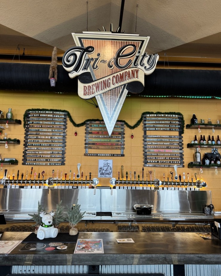 TriCityBrewing's tweet image. 🎉 Ring in the new year with us! 

We are open New Years Eve from 12PM - 5PM. 

We'll be closed on New Year's Day, but stop by before for a growler or bottles to bring to your celebration!! 🥳🍻

#tricitybrewing #craftbeer #michiganmade