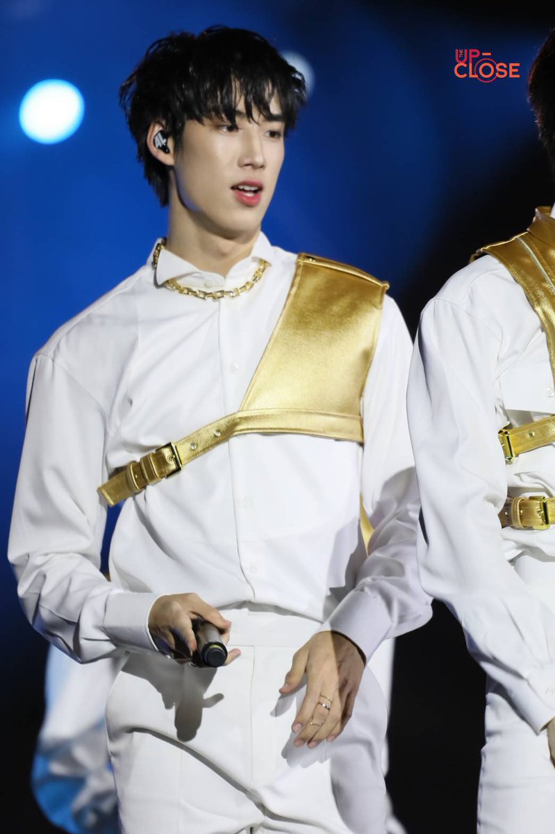 ไปไหนขอให้ได้ควงไมค์จริงๆ5555555555