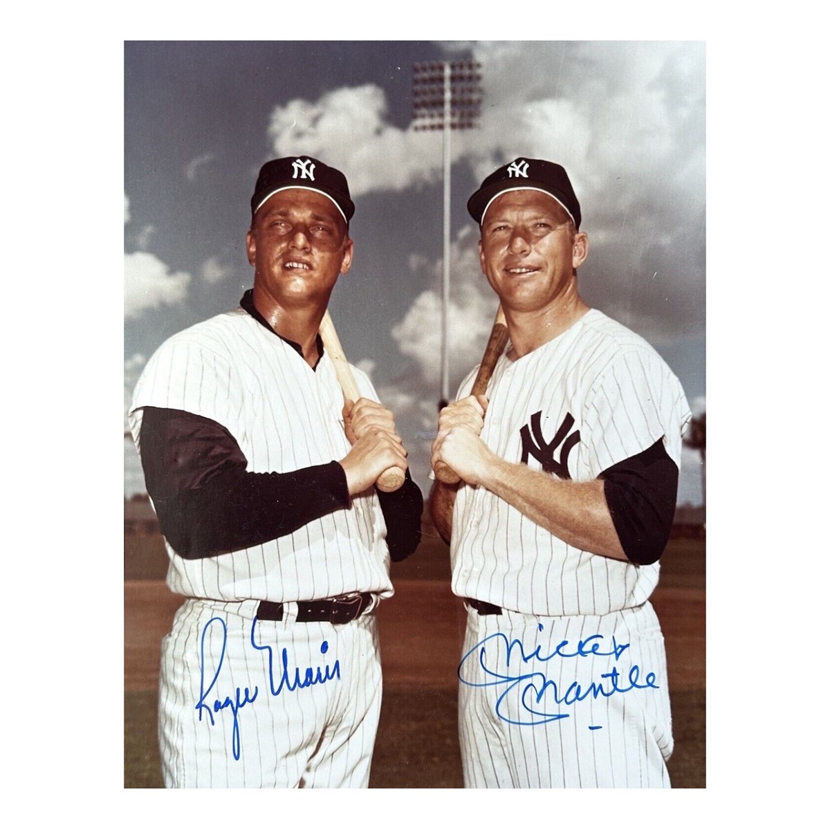 djrauthentic's tweet image. Fake autographs are common, but spotting them is easier with expert tips. Learn 5 key ways to identify fraudulent signatures from DJR Authentication. Protect your investment today. #Authentication #AutographAuthentication #DJRAuthentication