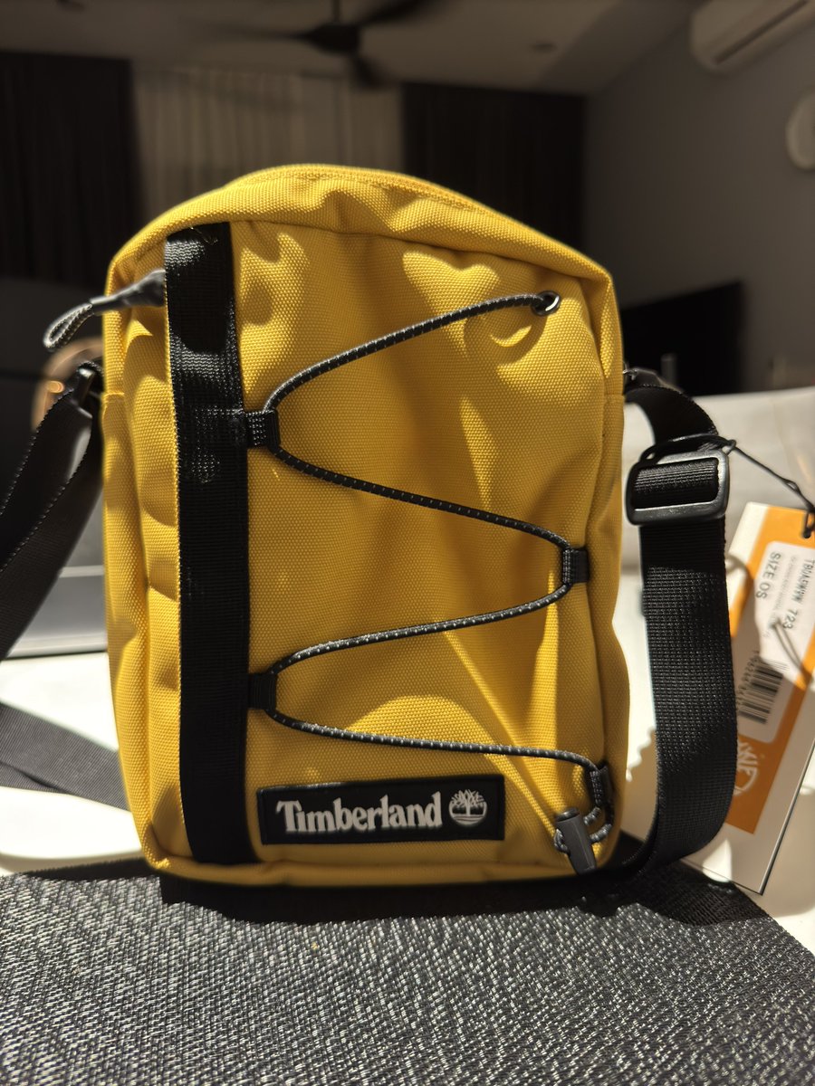 迟来的圣诞礼物💛
#有惊喜到 #最爱的黄色 #谢谢你K先生