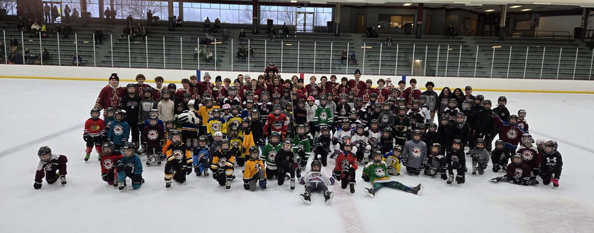 It was a great turn out for Skate with the Crimson!! Thanks for all the donations to Cross Food Shelf!