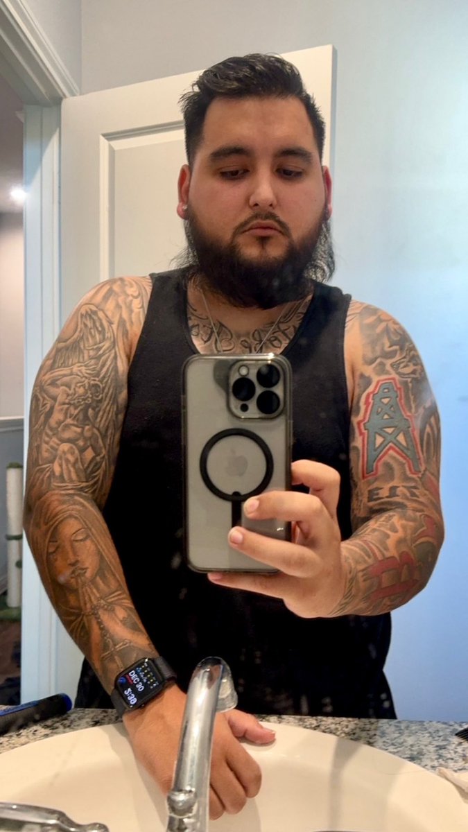 ChrisjacksonOG's tweet photo. I need more ink, I been craving that tattoo machine. @Inkedmag #tattoo #tatted #tattedguys #inkedmag https://t.co/pUREKL3JhH