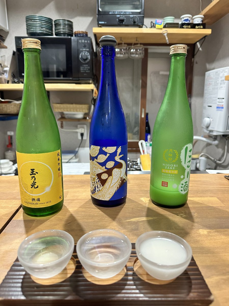 Did I mention I went to Japan? 🇯🇵 
Breaking out the bottle of Sake I've been saving (from duty free) and a very lovely Tokurri and Ochoko. Hope my wee pal in the Kyoto Sake bar is all good!
