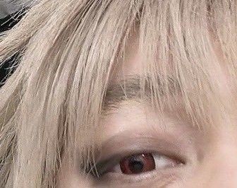 Yohaanrzz's tweet photo. #Bakudeku au 
Onde Izuku é um nerd que faz live sobre all might e alguns jogos enquanto Katsuki é cantor de uma banda famosa

Ou

Izuku comenta sobre Katsuki em sua live e seus fã vão a loucura fazendo com que seus mundo se misturem https://t.co/sKlDO667C4