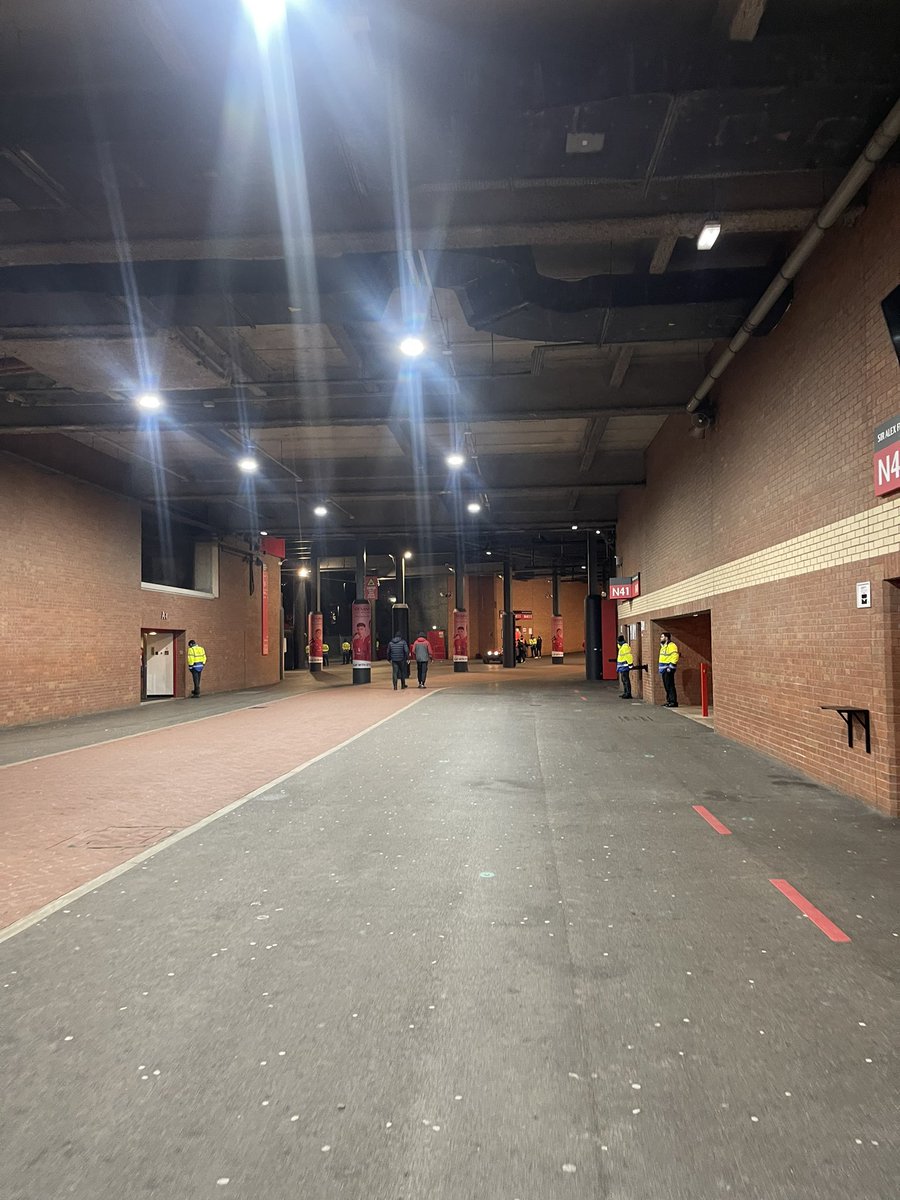 I walked out tonight at half time, ashamed of the fans booing Zirkzee, a fucking disgrace - l don’t care how bad he was you don’t boo your own.

Properly fell out with some lads around me about it, don’t care what you say it’s piss poor &amp; not United.

#MUFC