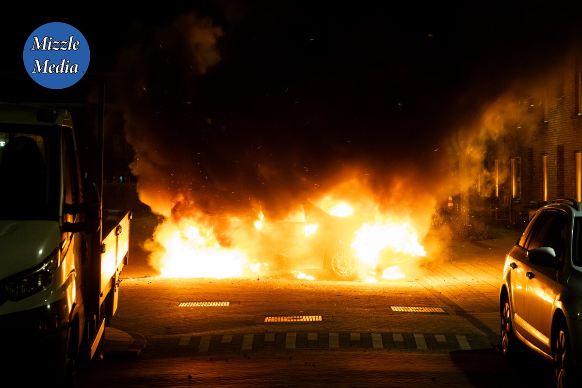 Felle autobrand in Haarlem