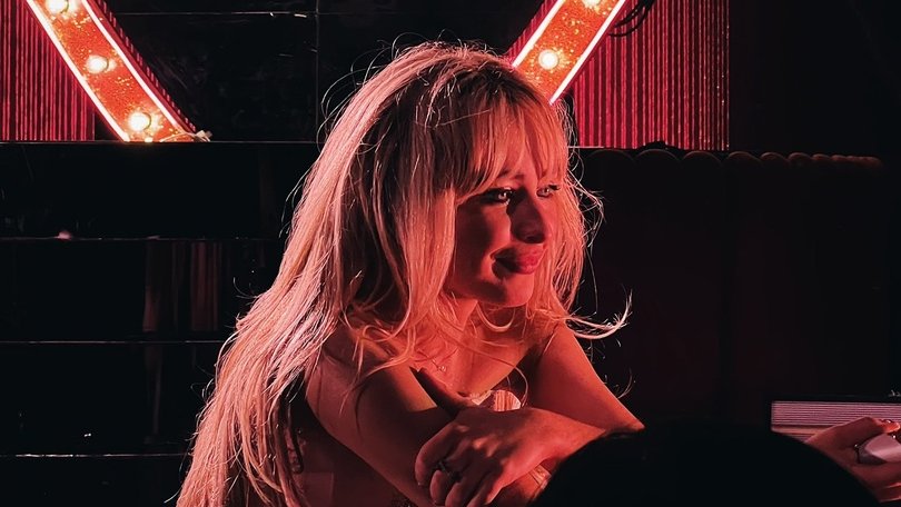 iComplexRP's tweet image. 𝗖𝗼𝗺𝗽𝗹𝗲𝘅 ᴿᴾ • #ComplexMusicRP
𝗠͟𝘂͟𝘀͟𝗶͟𝗰͟ • Style • Pop Culture • More

﹝  🗞️  ﹞ —— 𝗡𝗲𝘄𝘀: 𝗡𝘆𝗿𝗮 𝗦𝗲𝘃𝗮𝘀𝘁𝘆𝗮𝗻 (@luxenscripts) during the #EICSxTourRP show at the Greek Theater in LA. © #ComplexRP