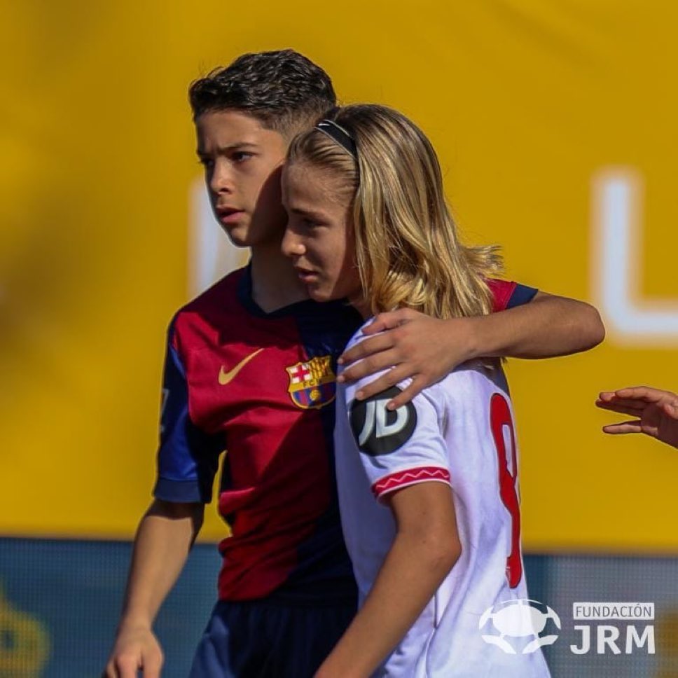 GonzaloGomez_M_'s tweet image. 🔥 𝗗𝗘𝗖𝗟𝗔𝗥𝗔𝗖𝗜𝗢𝗡𝗘𝗦 𝗗𝗘 𝗔𝗜𝗧𝗢𝗥 𝗙𝗥𝗔𝗡𝗖É𝗦

👀 El jugador del #SevillaFCInfB ha respondido a varias de mis preguntas.

🗣️ “Mi sueño como futbolista es debutar con el primer equipo”

🗣️ “Mi ídolo es Saúl”

✍️ @elsevillistacom 

elsevillista.net/2024/12/aitor-…