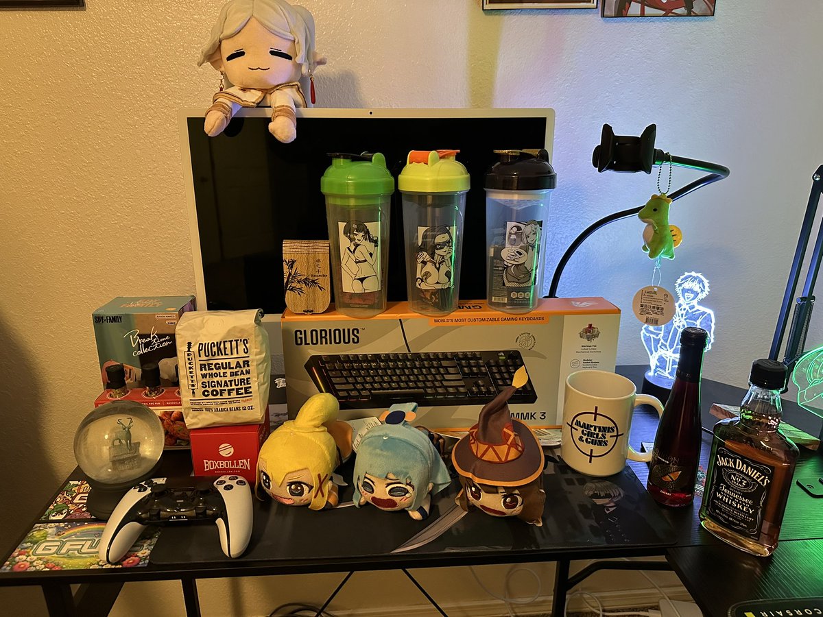 inner_v0ice22's tweet photo. Hello my fellow voices! Hope y’all had a #MerrChristmas and got everything you wanted! I didn’t ask for anything this year but it was full of #surprises from #family and #friends! What did y’all get for #Christmas? Let’s share. #presents #frieren #waifu #Konosuba #PlayStation https://t.co/snG5EXS71g