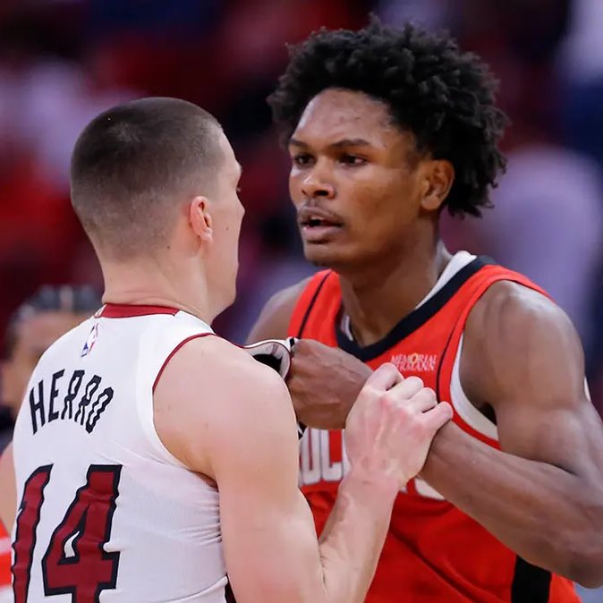 Legion Hoops tweet media