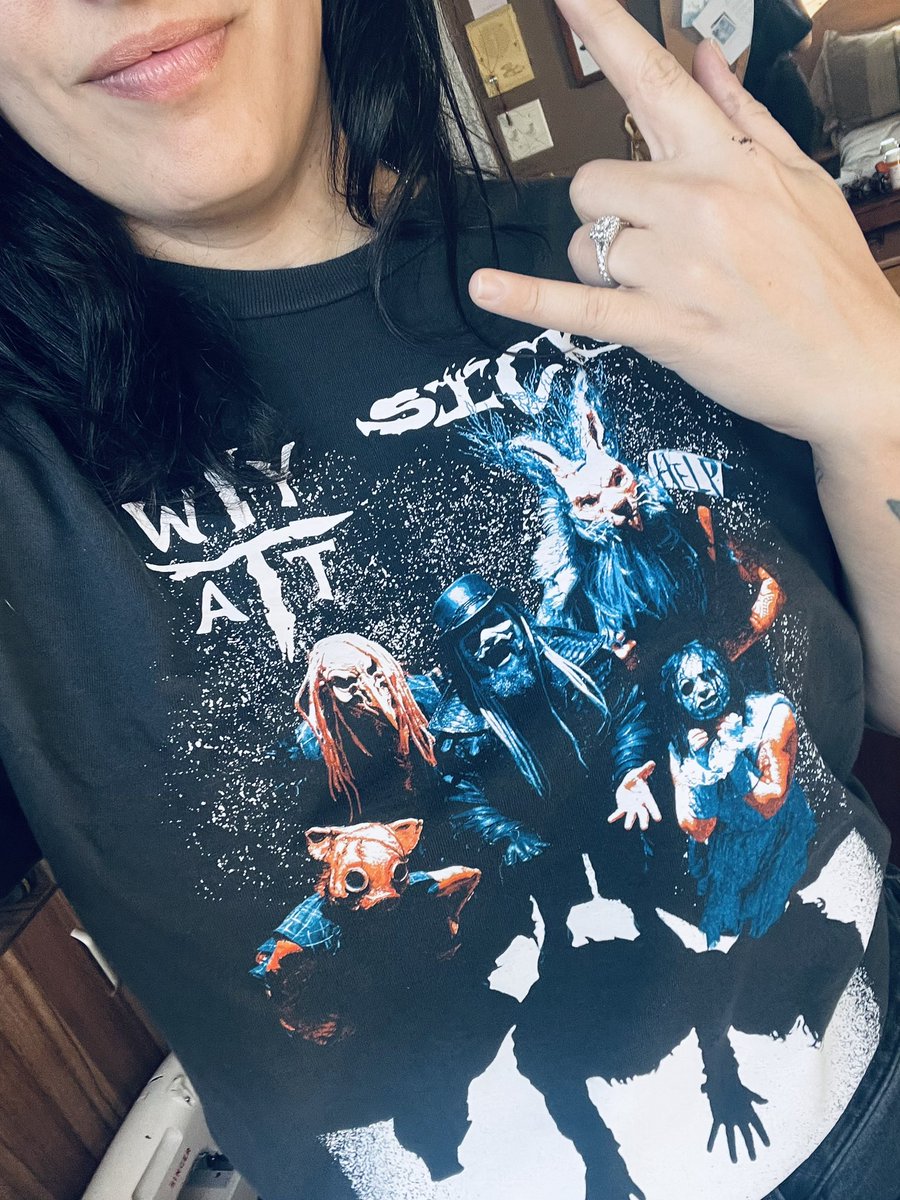 artbyfallucca's tweet image. What the Wyatt Sick6 have done in 6 months have been amazing! When Windham passed away, I didn’t think I was gonna get through it. They helped me big time and I can’t thank them enough. They’re all heroes! 🙏🏼⭕️ @WyattSicks @WWENikkiCross @ErickRedBeard @DexterWWE @JoeGacy