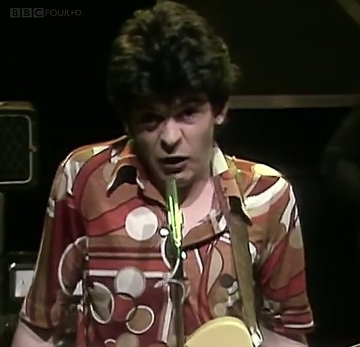 RIP Brighton's own 'Boring' Bob Grover, lead singer of the Piranhas.

Kind of ironic, given that it's the 20th anniversary of Seagulls Ska's version of 'Tom Hark' getting to No.17 in the UK Singles Chart this week.