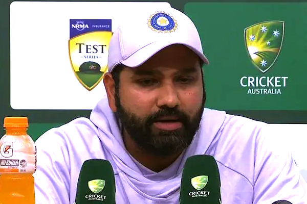 ElisabathTena's tweet photo. Captain Rohit Sharma upset after Melbourne Test defeat
click here more details
https://t.co/UCAefSUKfc https://t.co/crVUPtTJzY